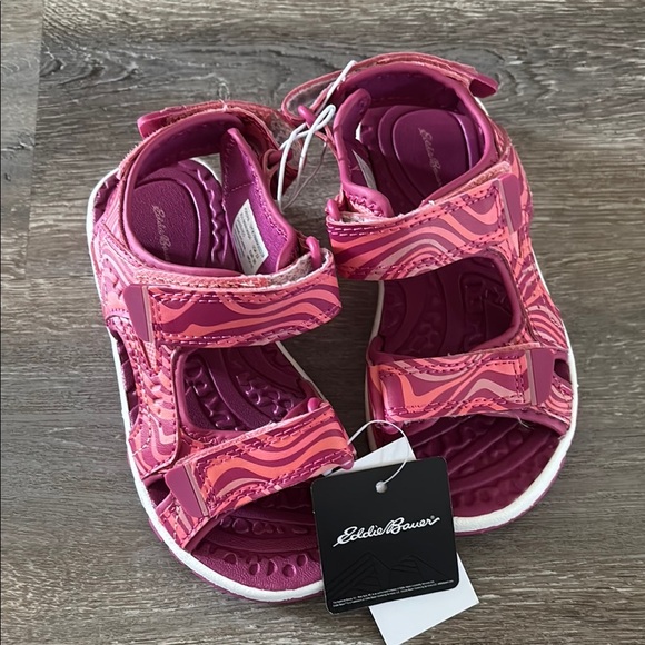 $5/25! Add 5 to bundle to get for $25 Eddie Bauer Kids Vibrant Pink Sandals - Picture 1 of 4